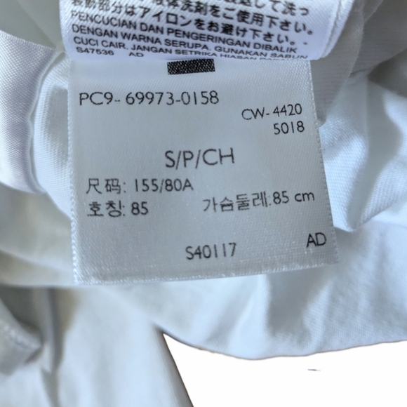 Levi's| Women Varsity Dark Blue Circle Logo White Loose T-Shirt |Size: Small - Picture 6 of 11